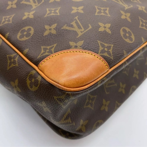 Authentic Louis Vuitton Monogram Danube GM Crossbody bag (largest size) - Picture 16 of 16
